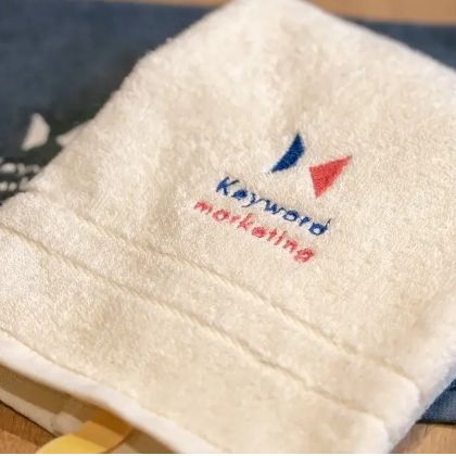 キーワードマーケティング様 オーガニック120ウォッシュタオル　ロゴ入り刺繍