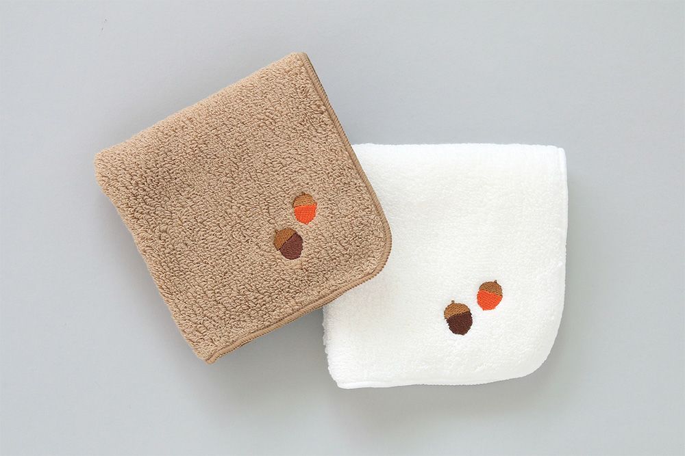 シーズン刺繍タオルハンカチ　どんぐり